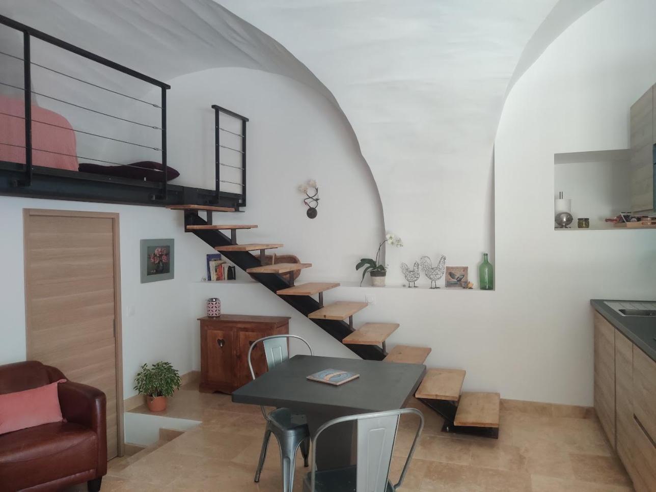 Charme Et Authenticite Dans Une Ferme. Lourmarin Exterior photo