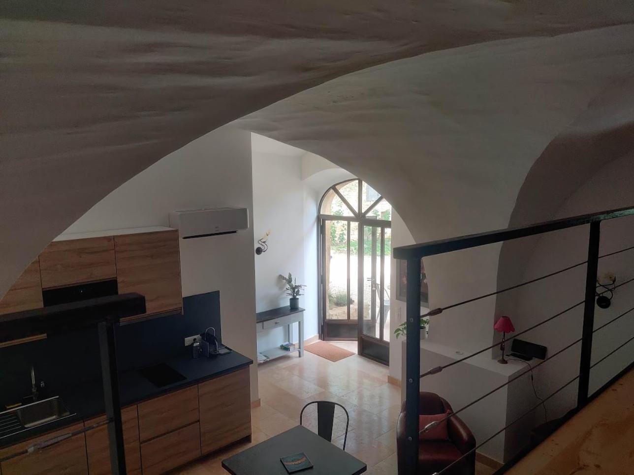 Charme Et Authenticite Dans Une Ferme. Lourmarin Exterior photo